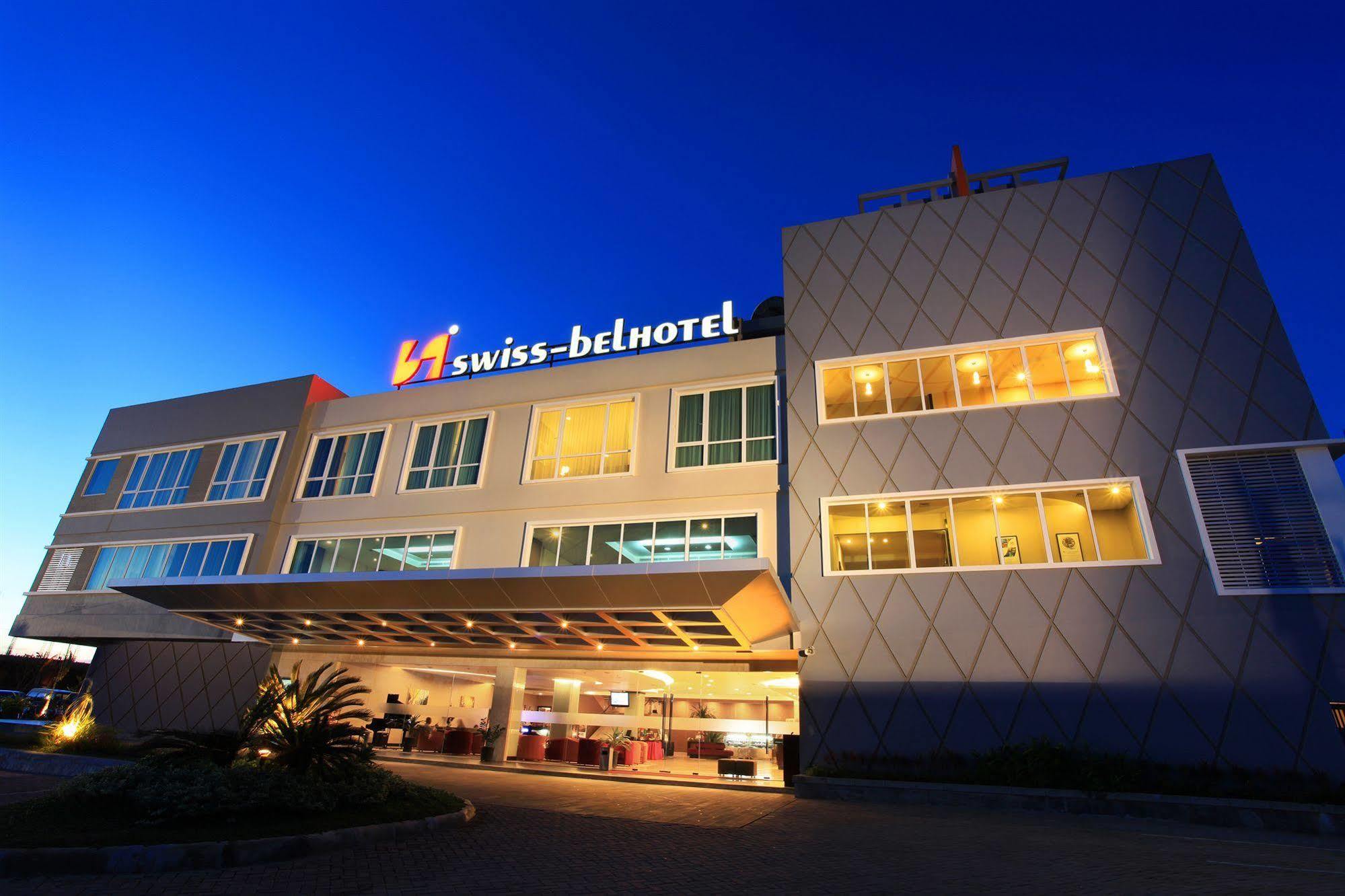 Swiss-Belhotel Kendari Ngoại thất bức ảnh